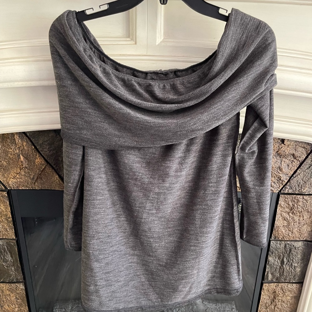 Off shoulder shirt